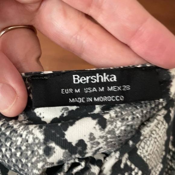 Bershka snakeskin print crop tank top - Picture 2 of 3